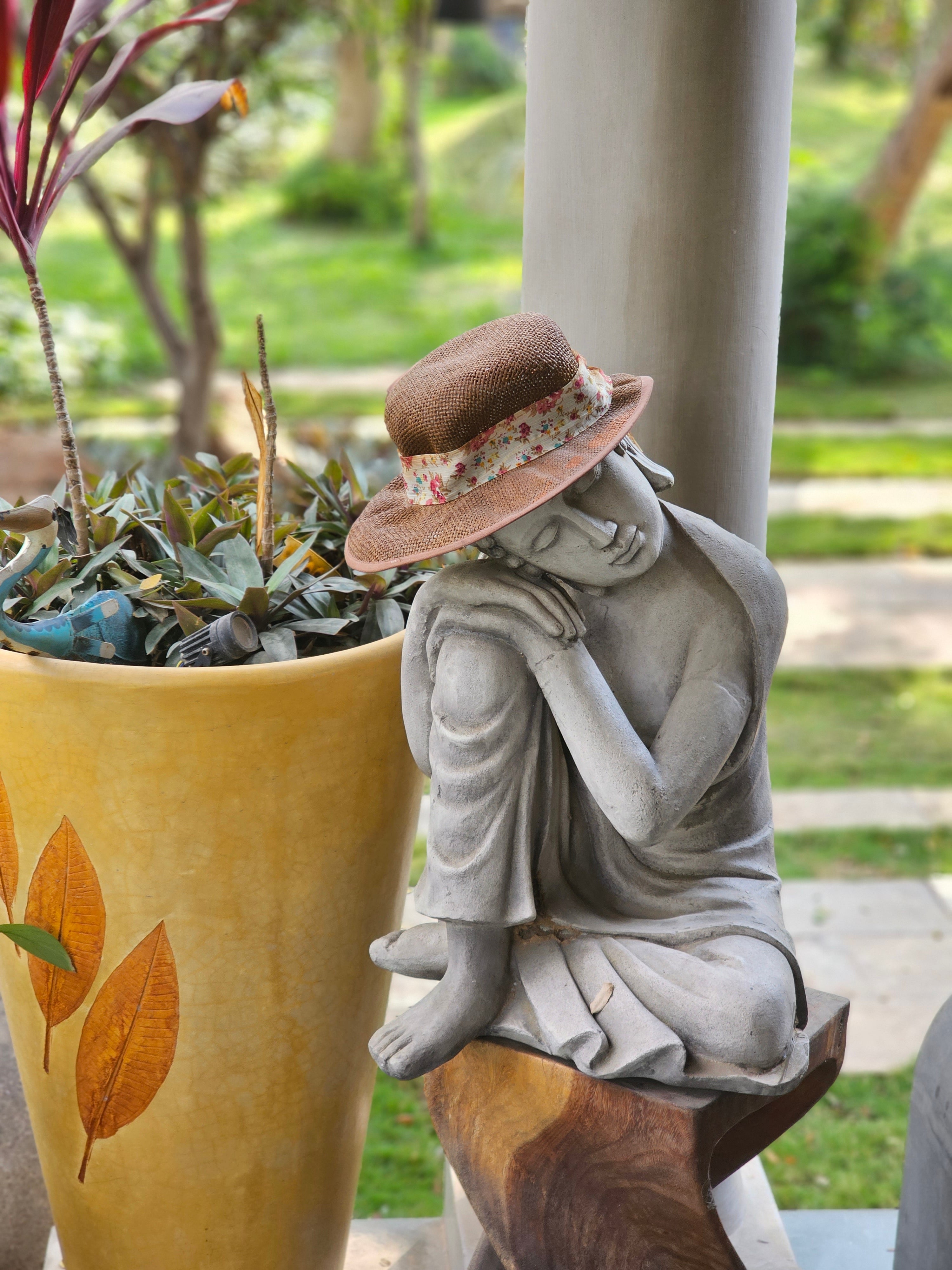 DIY ideas on what to do with your old worn derby hats and fascinators ...