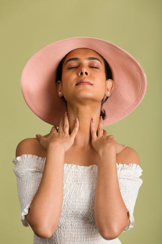 Summertime Hat for Chic Women (Wave Rider)