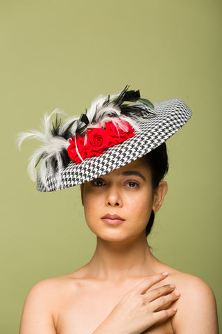 Black And White Fascinator Run For The Roses (Valentia)