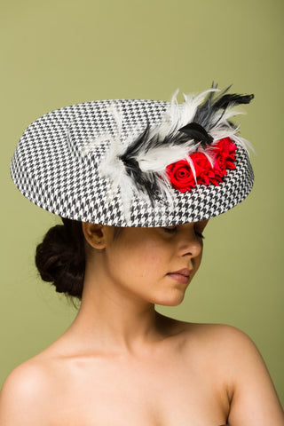 Black And White Fascinator Run For The Roses (Valentia)