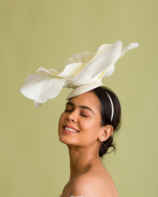 fascinator for neutral dress