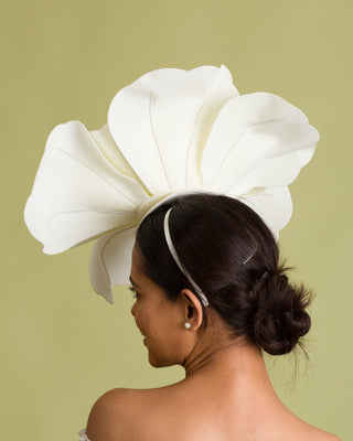 ivory hat for pastel dress